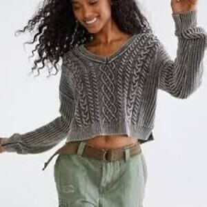 NWT Aeropostale Women’s Cable Knit Crop Sweater Size M Gray